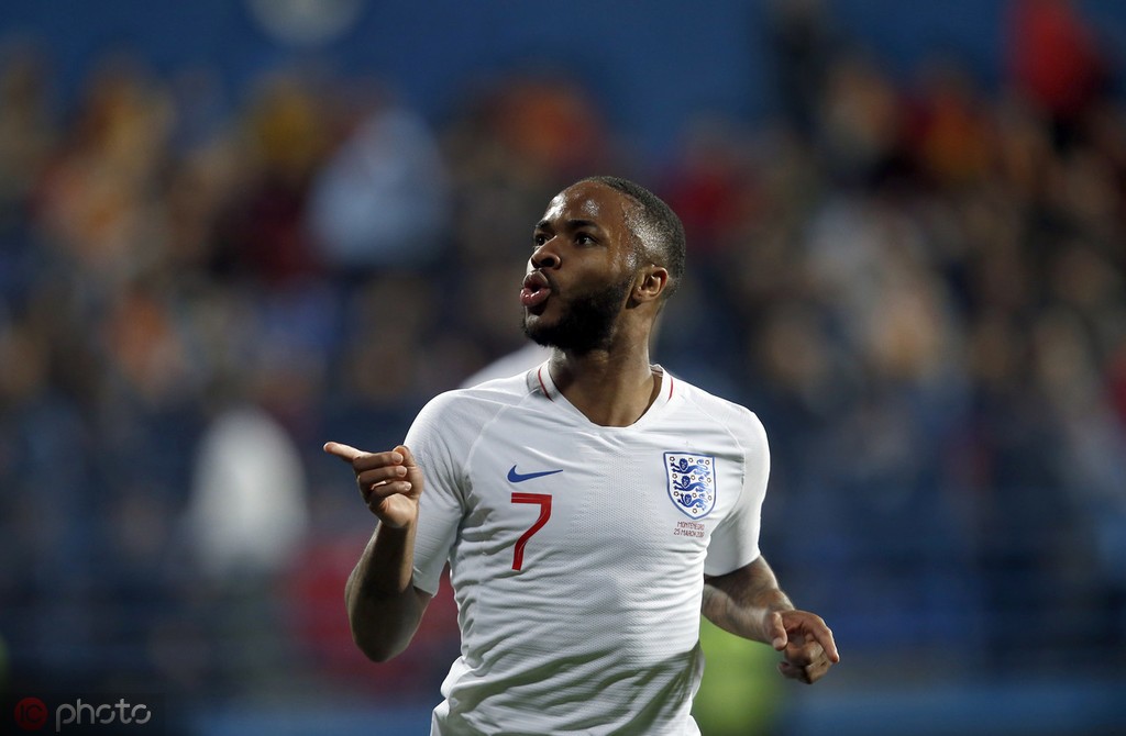 斯特林:赛前我们就料到在东欧会被种族歧视