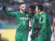 国安2-0武里南升至小组第2，傲骨传射，巴顿破门，张玉宁伤退