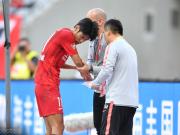 上港官方：吕文君手臂桡骨骨折，康复时间6到8周