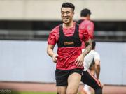 魏震因伤未随上海上港出征大连，石柯伤愈参加合练