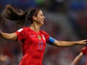 美国女足2-1英格兰连续三届闯入决赛，摩根制胜，内赫尔扑点