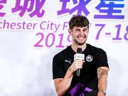 图集：斯通斯、达尼洛出席懂球帝球星见面会，与球迷亲密互动