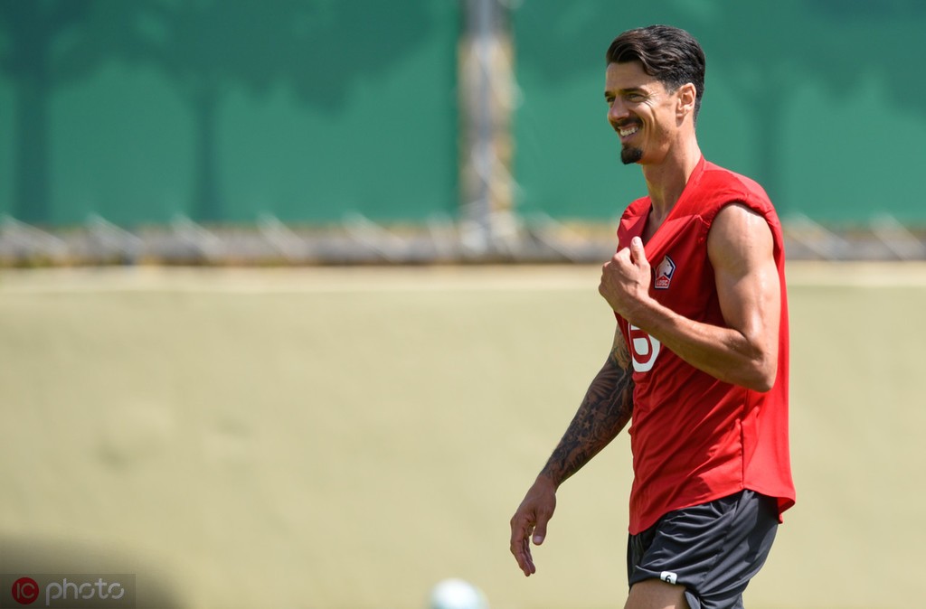 据rmc消息,里尔已经与葡萄牙后防老将丰特续约.