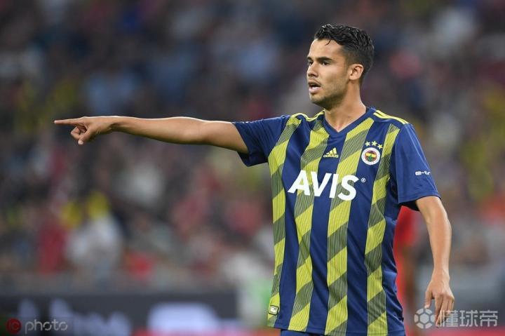 官方:费内巴切与墨西哥国脚迭戈-雷耶斯解约