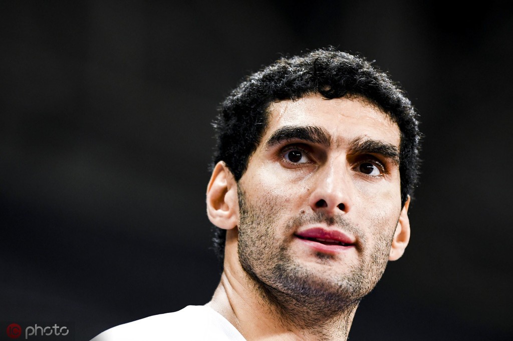 近日,山东鲁能泰山队的比利时外援费莱尼接受了采访.