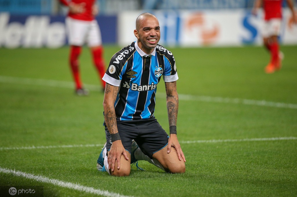 巴甲:格雷米奥2-1阿拉格亚诺体育,山东旧将塔尔德利破门