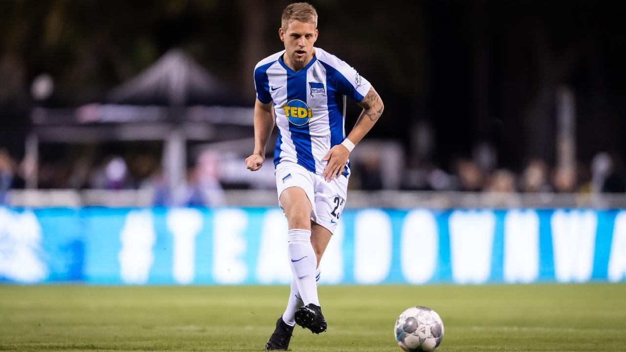 《踢球者》采访时谈到了队内小将阿内-迈尔,他表示迈尔在自己的规划中