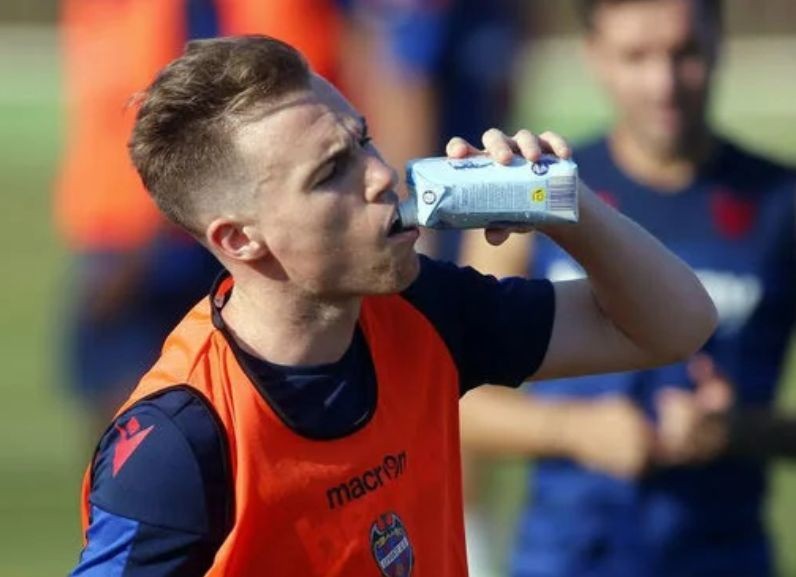 现年31岁的托尼奥与莱万特的合同在2023年到期,过去