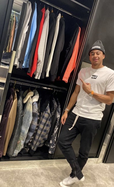 时尚达人林加德分享疫情期间生活晒鞋晒衣服努力训练