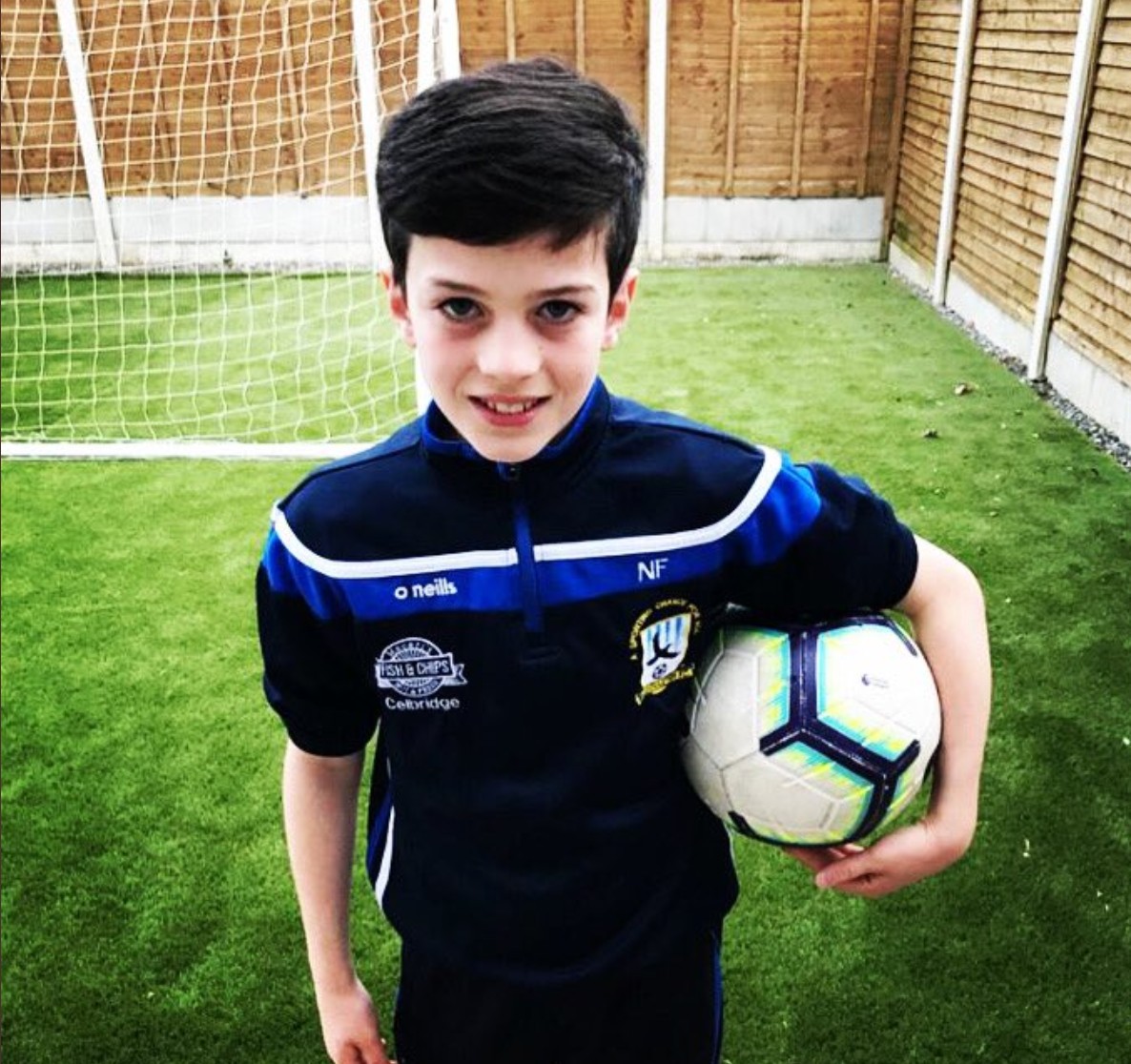 被马塔邀请的小男孩,图片来源:推特以上内容不代表pp体育观点