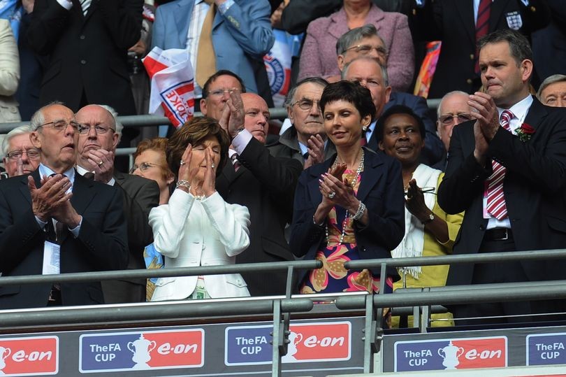 丹尼斯-nba篮球足球体育新闻网