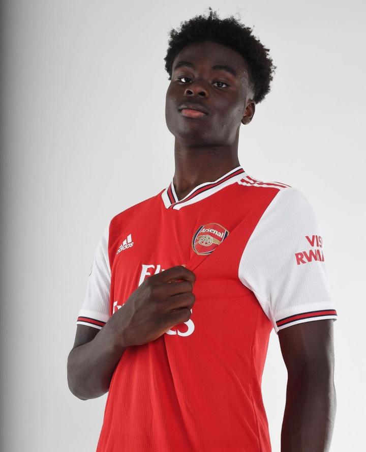 要续约了?阿森纳官方晒萨卡照片:刚刚启程