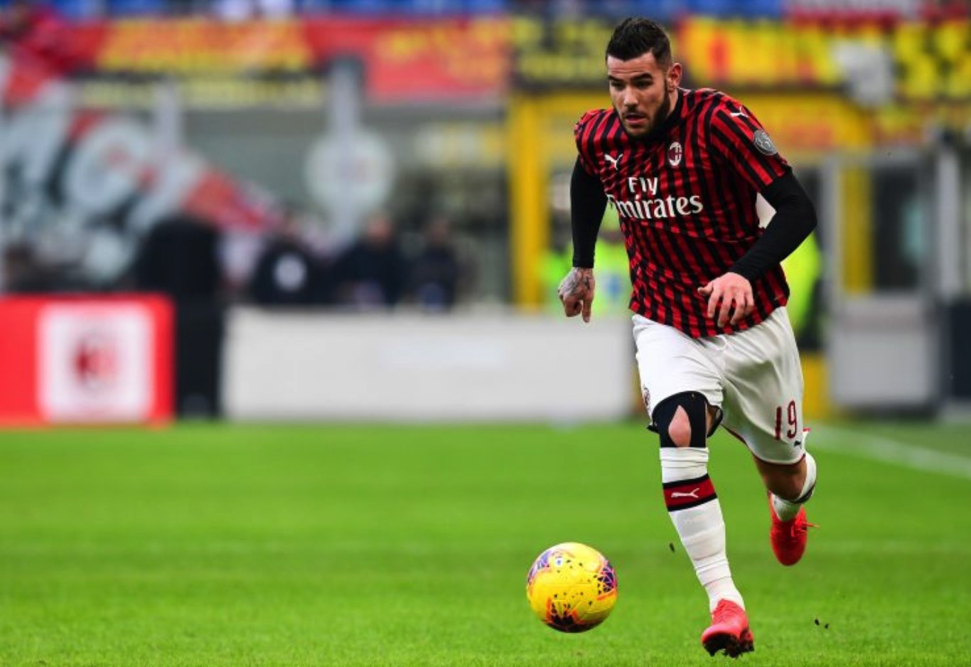 前ac米兰的左后卫塞尔吉尼奥在采访中谈到了特奥-埃尔南德斯,他表示