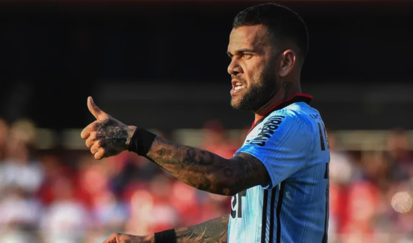 阿尔维斯梅西c罗内马尔都一样不过掉我就没法成世界最佳