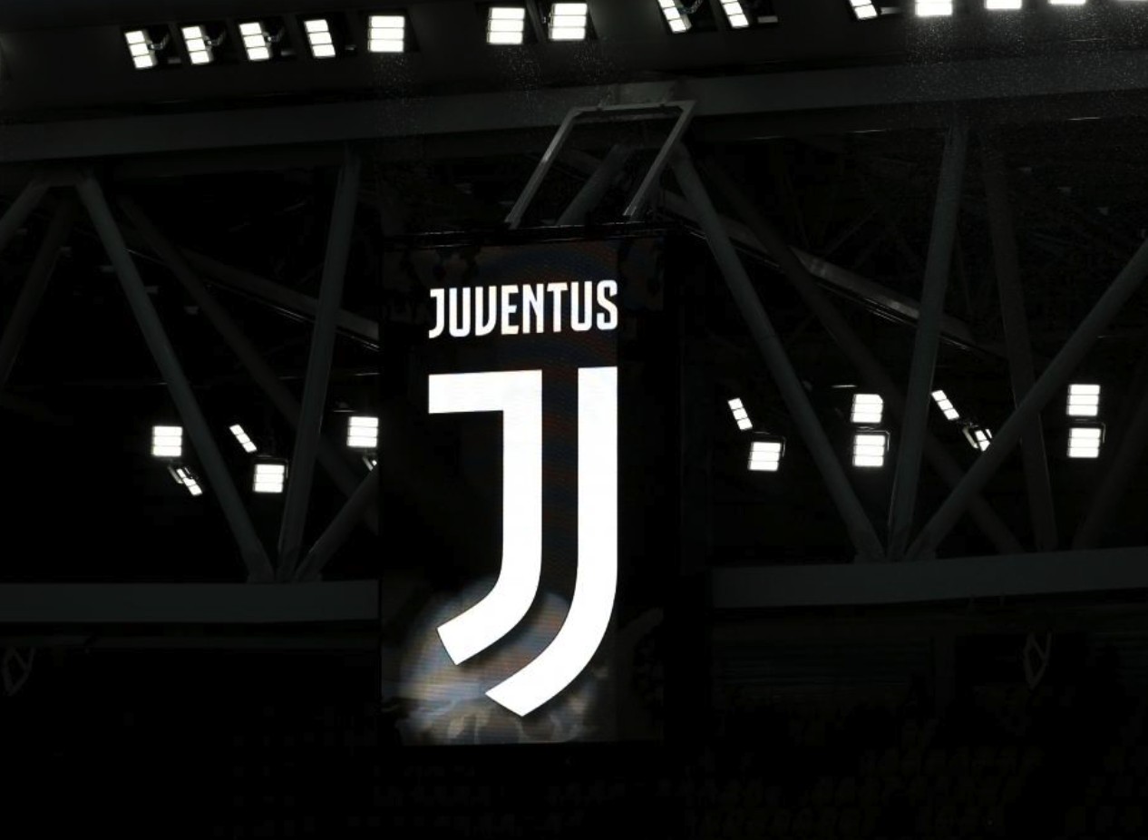 继续追求极简尤文从7月1日起去掉了队徽里的队名