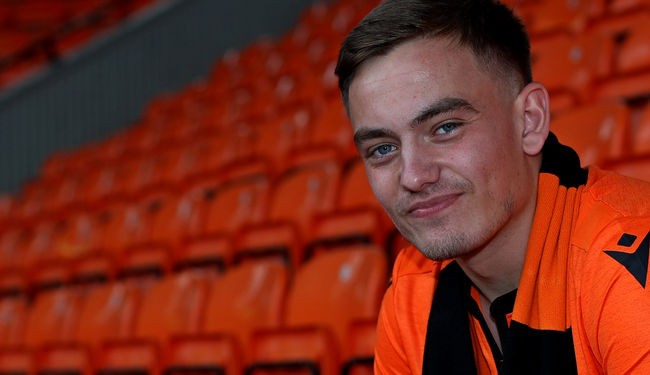 官方:苏超升班马邓迪联租借曼城后卫卢克-博尔顿