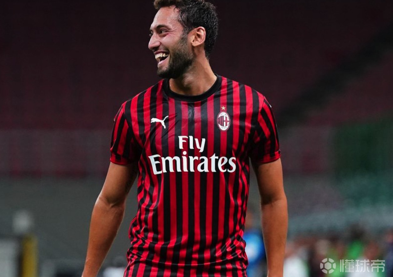 自卡卡之后恰尔汗奥卢是首位连续5场参与进球的米兰球员