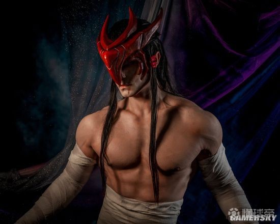 这肌肉让人羡慕国外知名coser晒出lol新英雄永恩cos照