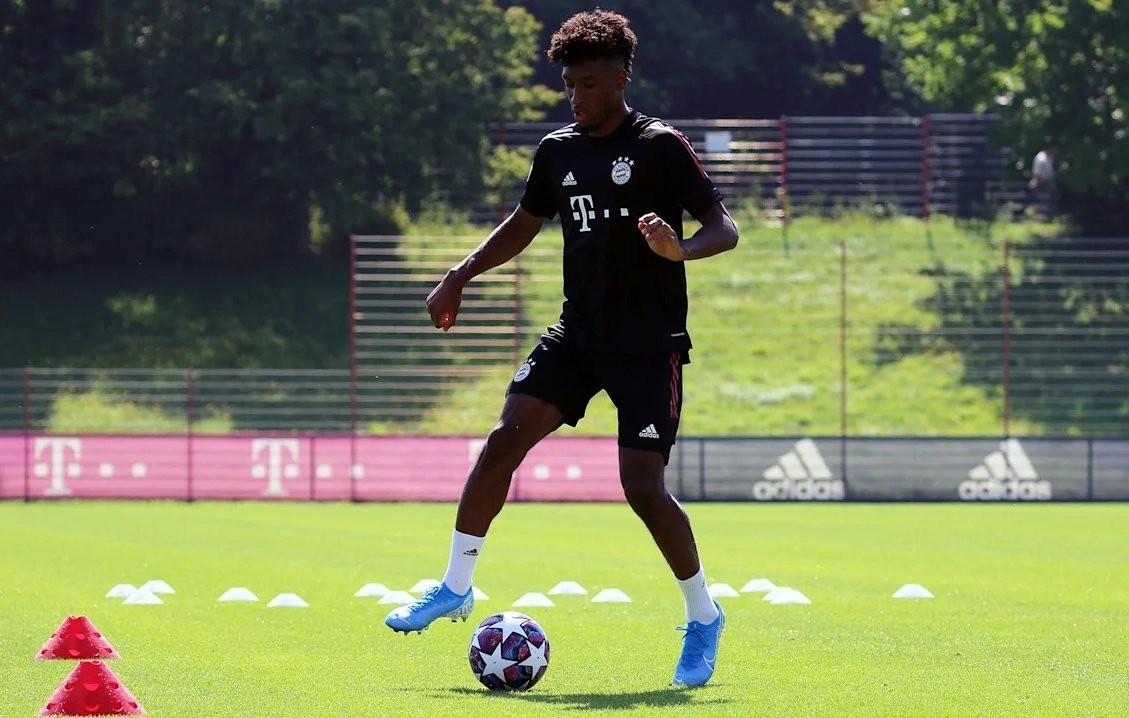 踢球者拜仁边锋科曼伤势不重即将恢复训练