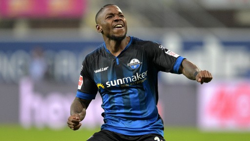 踢球者:科隆有意帕德博恩攻击手曼巴