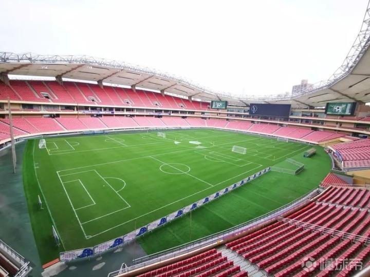 上海虹口足球场对社会开放2小时7人制8000元11人包场10万