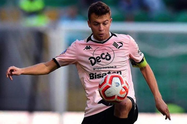 巴勒莫官方:球队队长马丁内利因心脏疾病退役