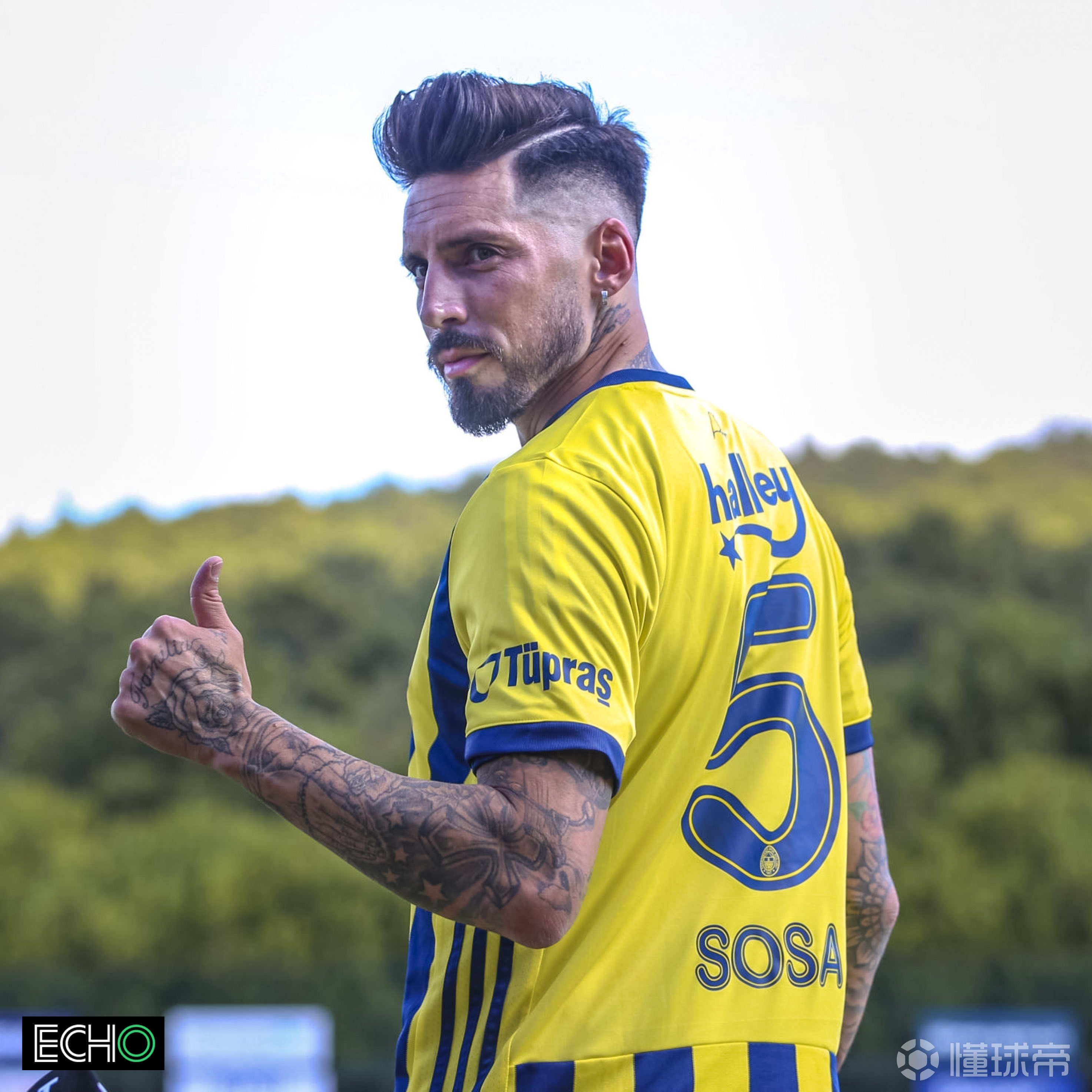 前拜仁慕尼黑那不勒斯及ac米兰中场何塞索萨正