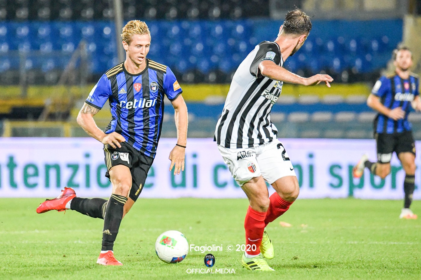 目前在意乙联赛的比萨官方宣布,球队续租了亚特兰大的维多和瓦尔尼耶.