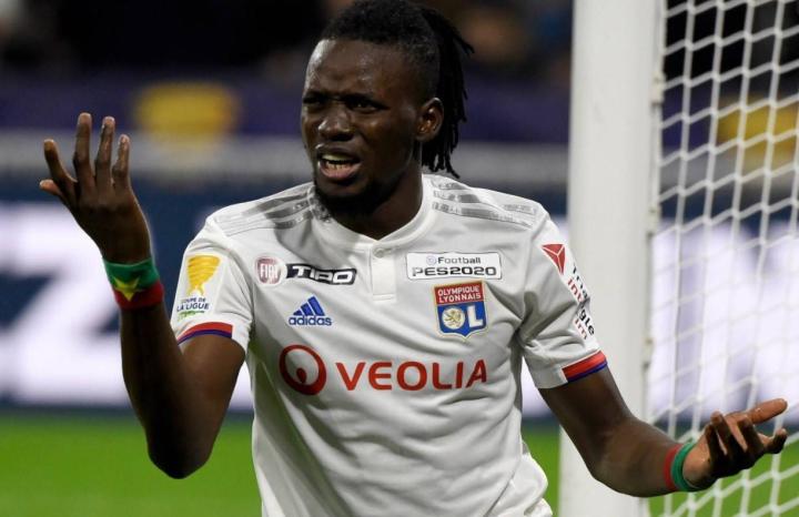 记者:伯特兰-特拉奥雷将加盟阿斯顿维拉,双方签约4年