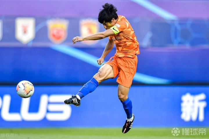 蒿俊闵射门瞬间,大腿的肌肉真的慕了