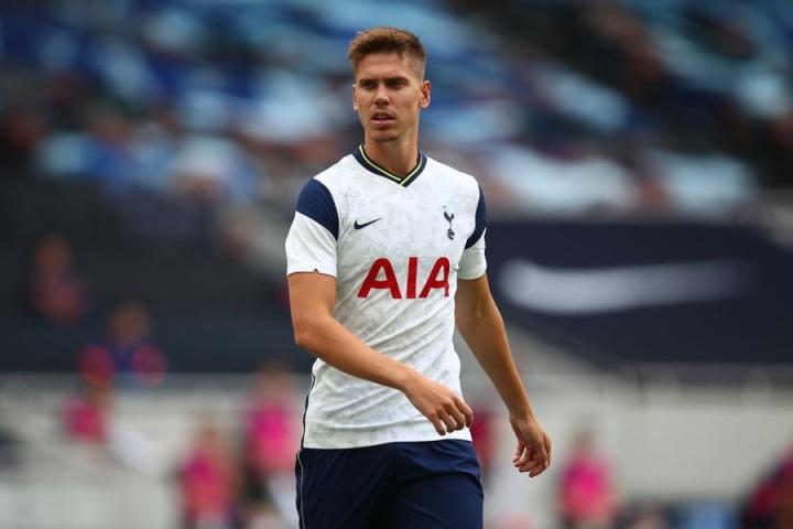 据名记斯基拉的消息,比利亚雷亚尔越来越接近签下热刺后卫福伊特