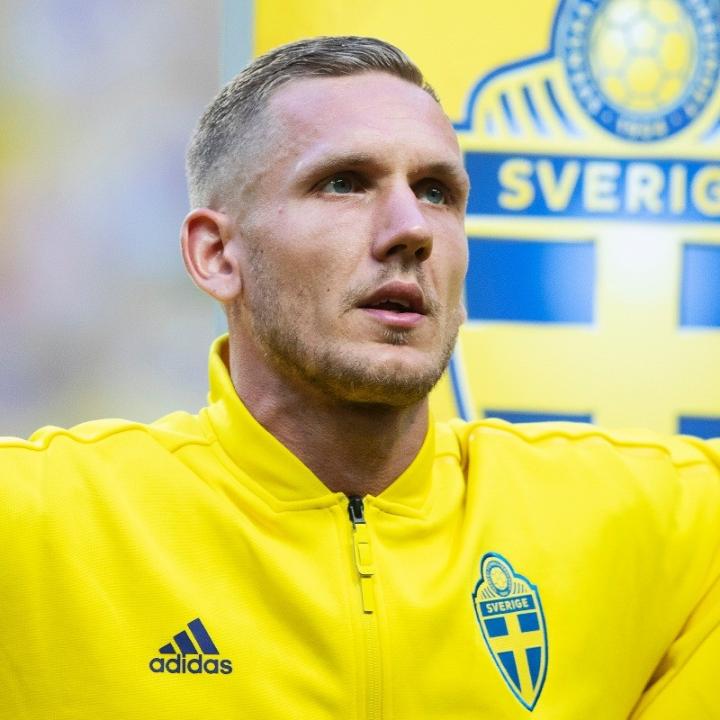 官方:埃弗顿租借罗马门将奥尔森