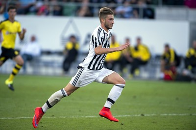 官方:尤文23岁中场小将克莱门扎加盟瑞超锡永