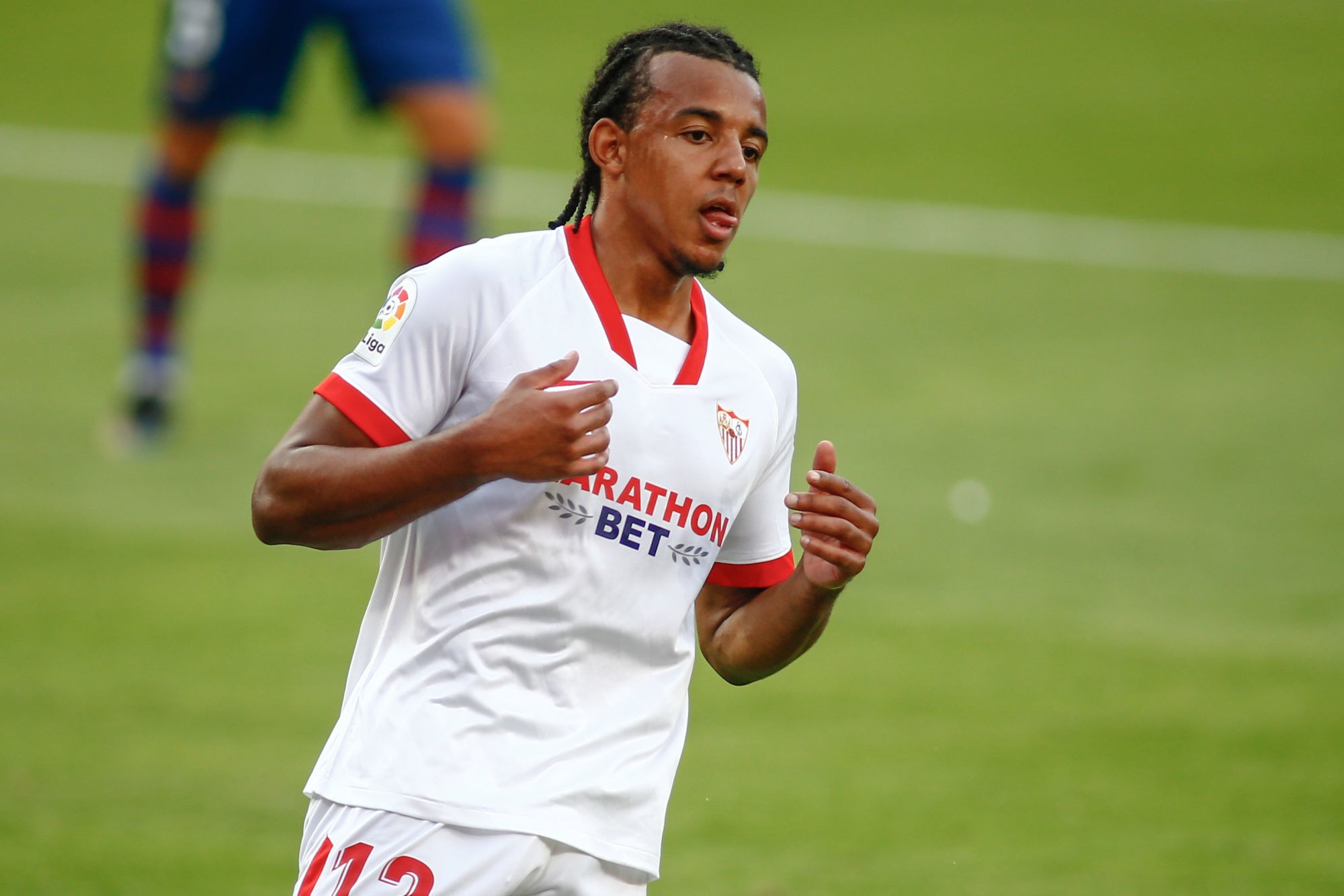 塞维利亚官方球队中后卫孔德新冠检测呈阳性