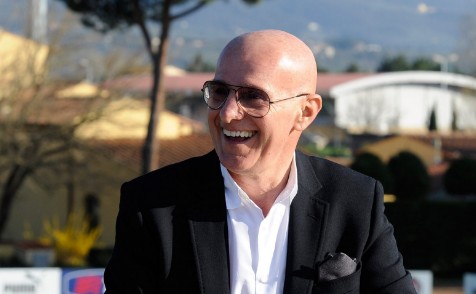 萨基米兰拿下德比是当之无愧的他们充分利用了伊布的优势