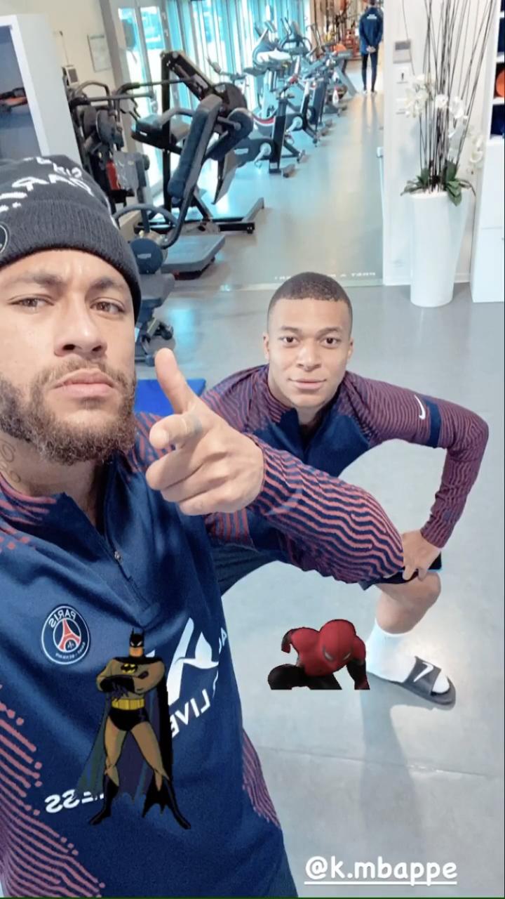 内马尔和姆巴佩今晚冲冲加油训练备战曼联