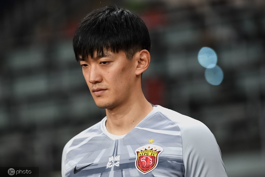 颜骏凌眼睛伤势已经完全康复披上国足球衣就会全力以赴