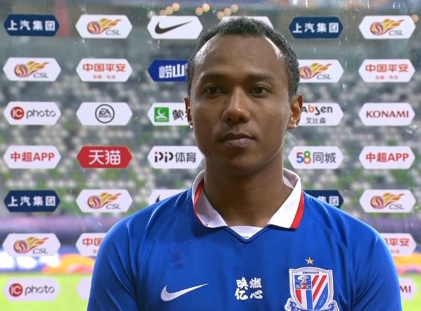 上海绿地申花在点球大战中不敌上海上港,赛后申花球员艾迪-弗朗西斯