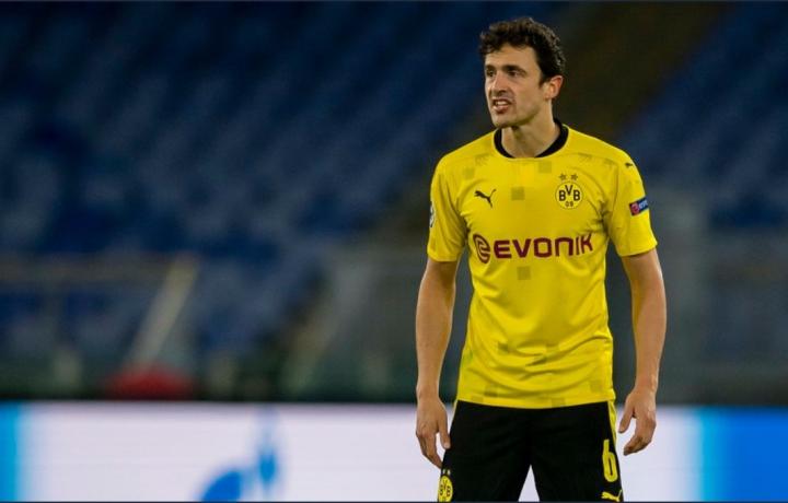 赛前,多特球星德莱尼表示,此前客串中卫他感觉很舒服,不过他强调自己