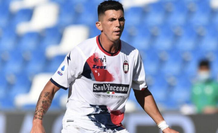 官方:克罗托内中场莫利纳感染新冠病毒