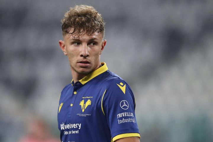 记者:比起冬窗,米兰更有可能在明年夏天求购洛瓦托