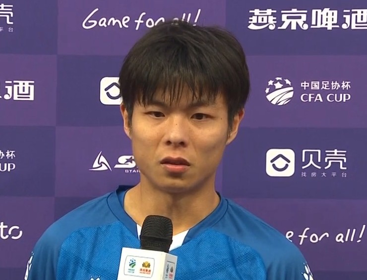 许嘉俊在今天的大环境下很感激青岛海牛能让我们安心踢球