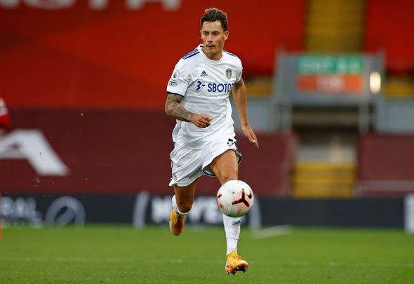 据football insider的消息,利兹联后防大将科赫可能将缺席当地时间