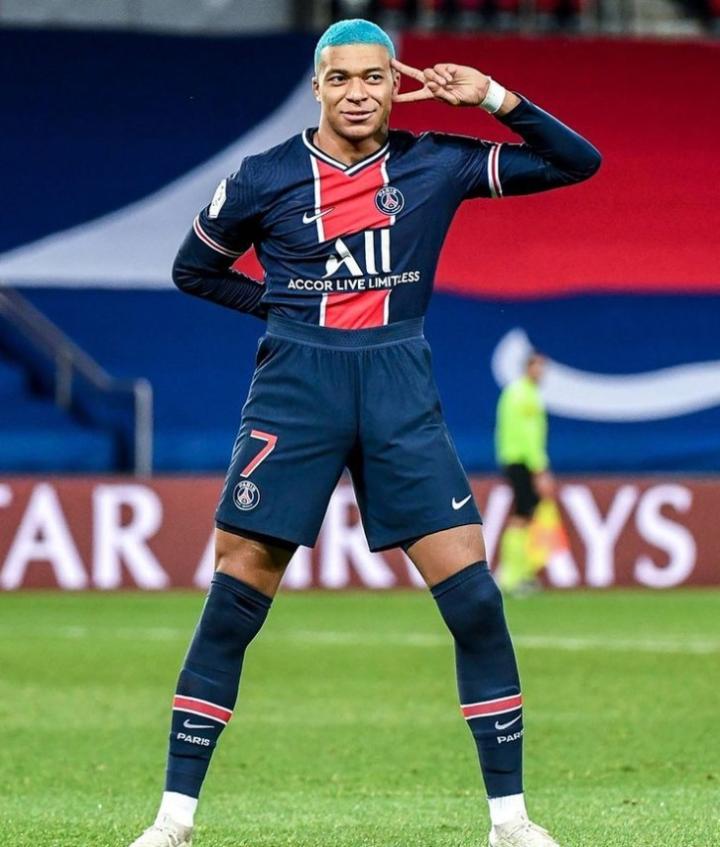 姆巴佩晒庆祝照,热评:你和内马尔走得太近了