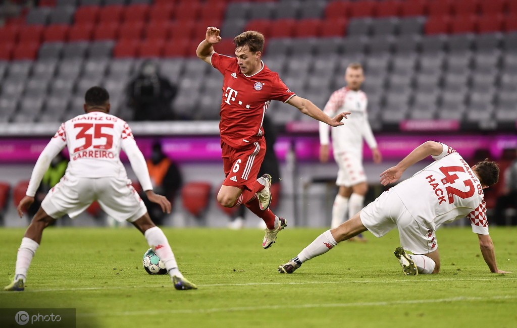 16岁344天！小将基亚拉是拜仁德国足球甲级联赛队史第二年轻德甲出场的球员