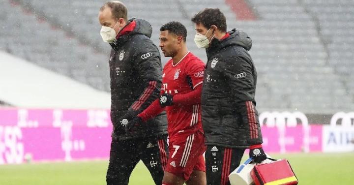 弗里克:队医确认格纳布里伤势不重,是背部肌肉痉挛