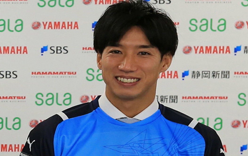 近日,j2球队磐田喜悦官方宣布,球队签下横滨水手前锋大津祐树.