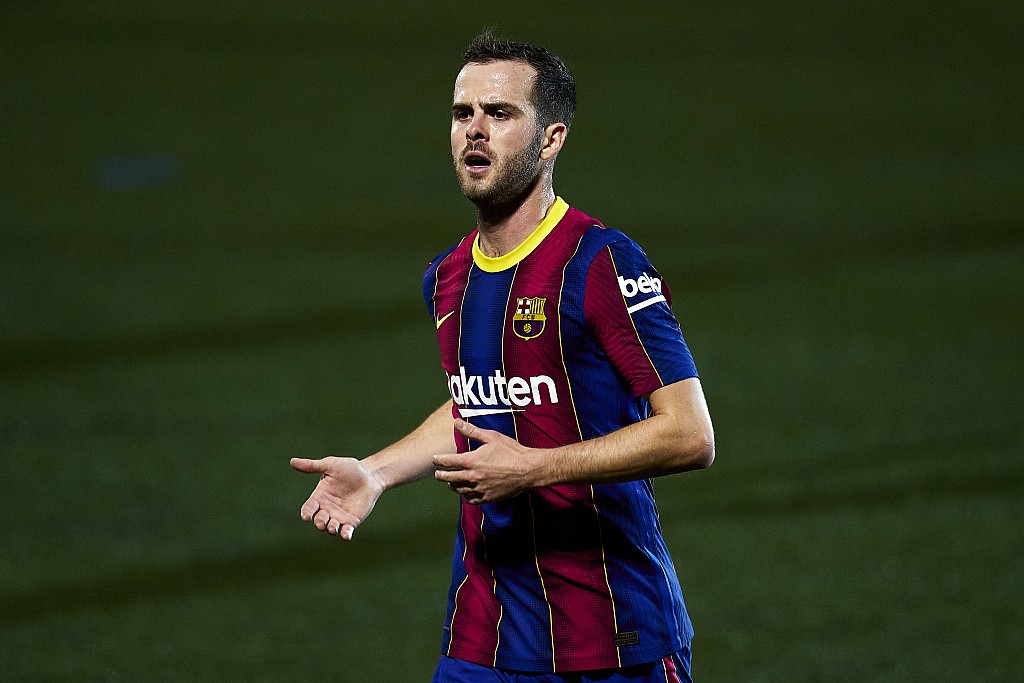 世体布斯克茨停赛皮亚尼奇可能在与毕包的比赛中首发