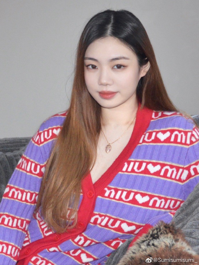 李嗣镕姐姐社媒晒照送祝福:新年快乐!