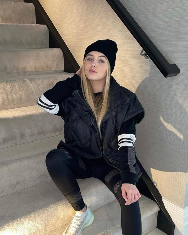 大女儿17岁生日,杰拉德晒女儿靓照庆生